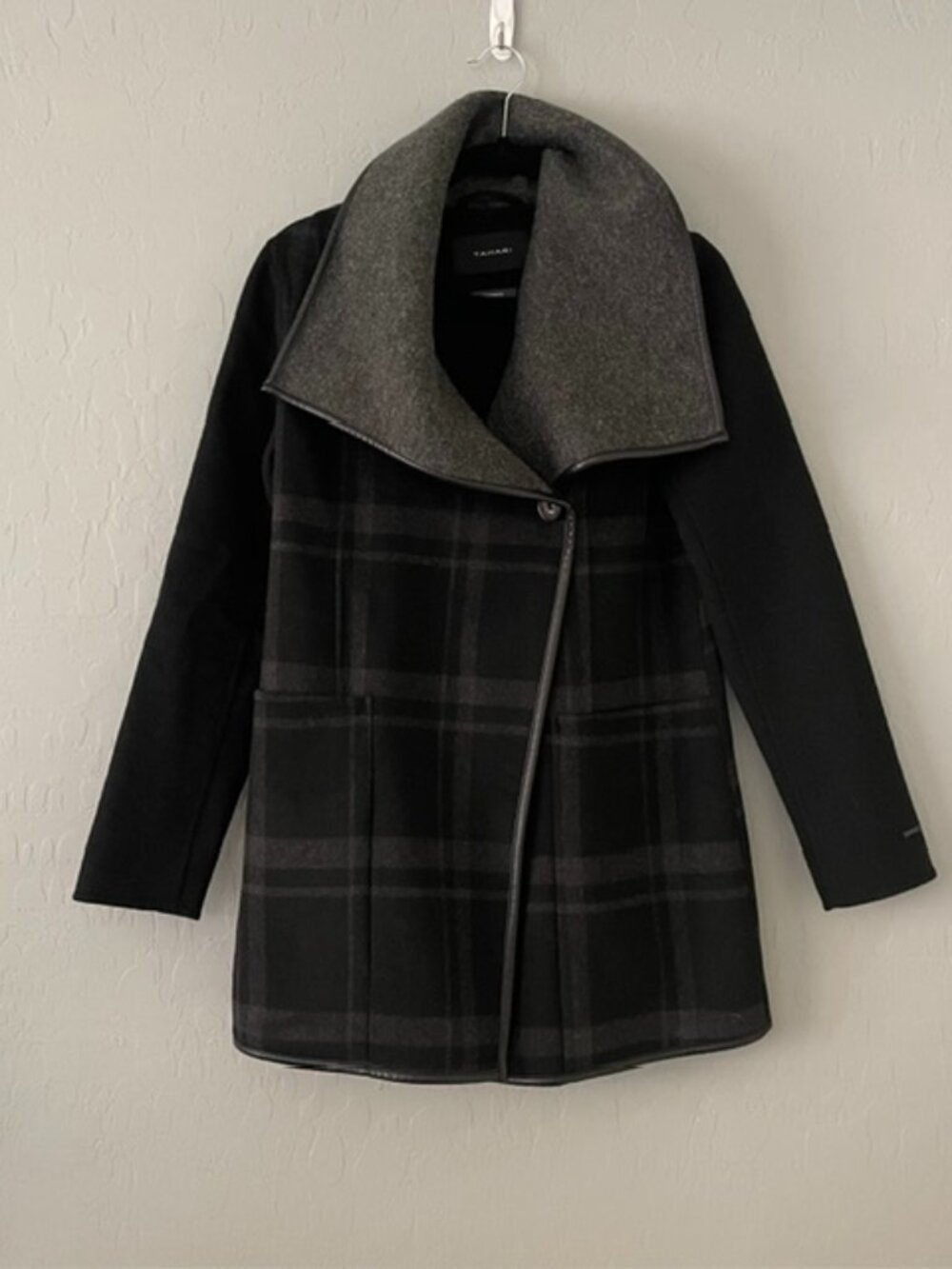 Tahari Plaid Wrap Coat Women XS Black Grey Wool Blend Handmade Excellent Trim